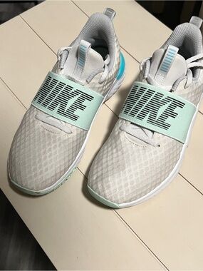 Ladies 7 Nike Light Mint Slip-On Athletic Trainers